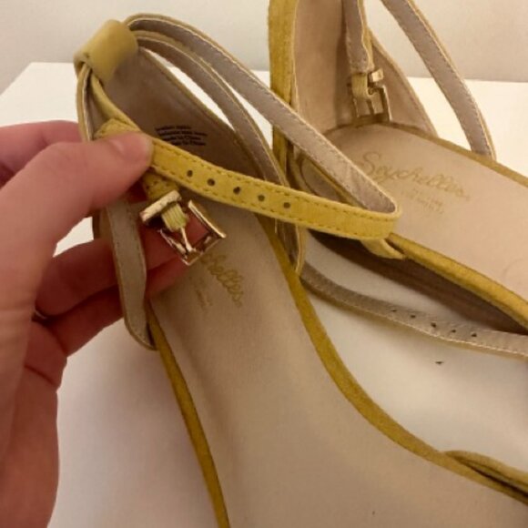 Mustard Yellow Seychelles Flats, Size 8 - Picture 4 of 4